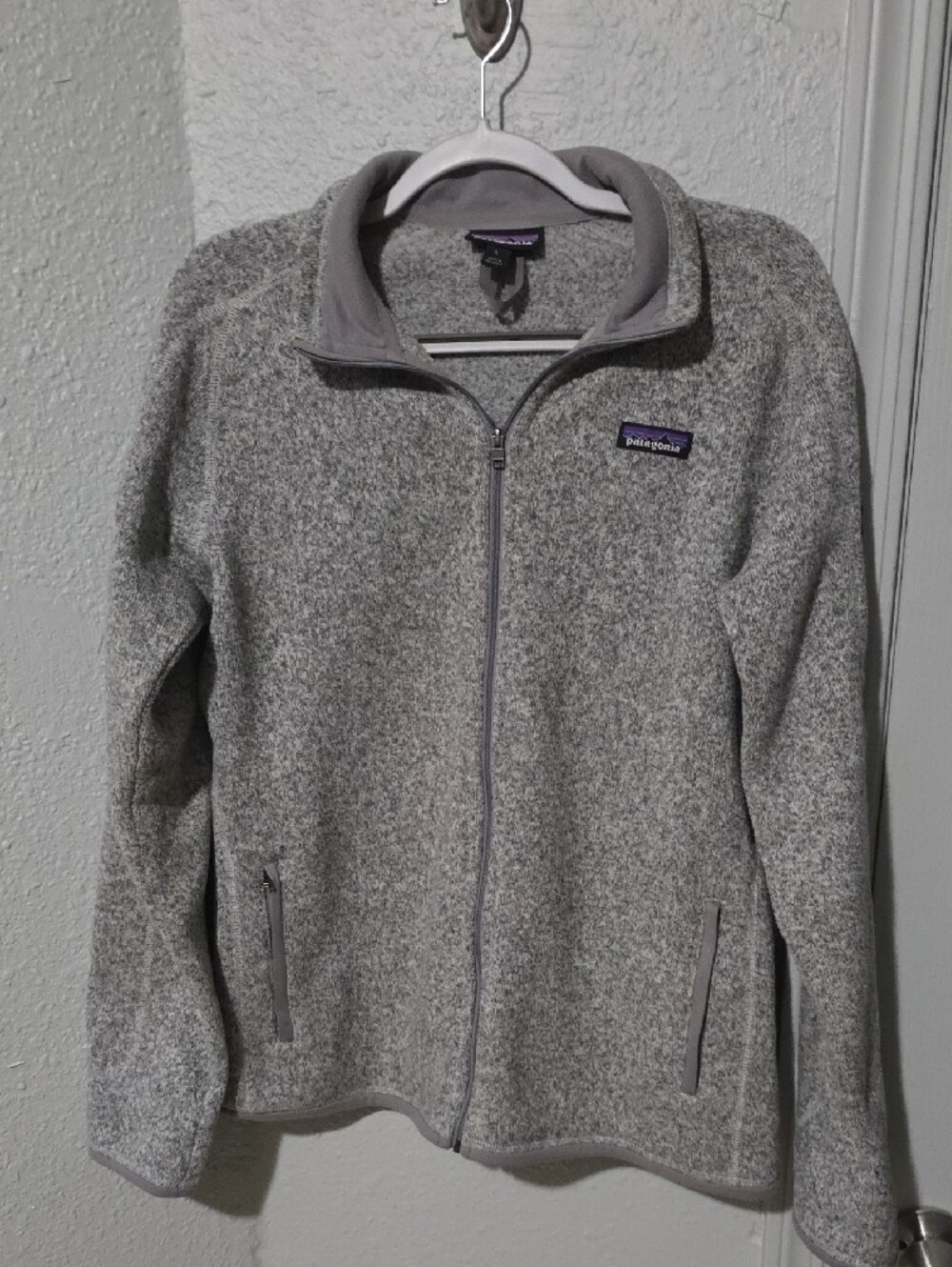 Good Condition. Zippere Pockets - Picture 2 of 6